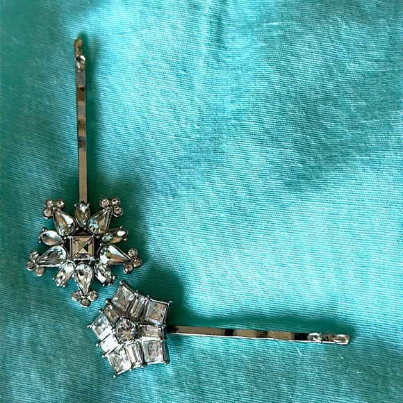 Used -  Chloe + Isabel hair pins - Picture 1 of 5